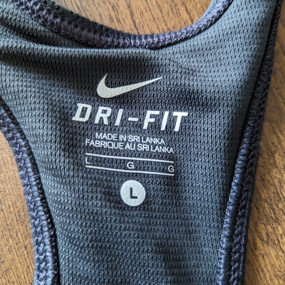 Nike Dri-Fit - Picture 3 of 7